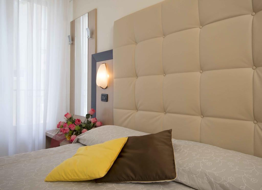 Hotel Veliero Rimini Phòng bức ảnh