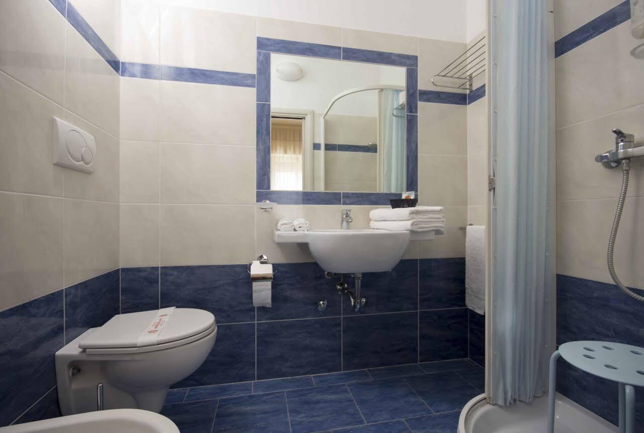 Hotel Veliero Rimini Ngoại thất bức ảnh