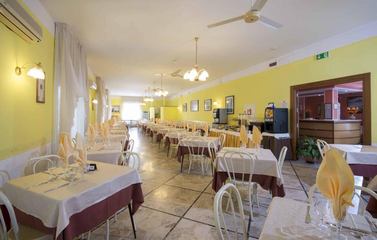 Hotel Veliero Rimini Ngoại thất bức ảnh