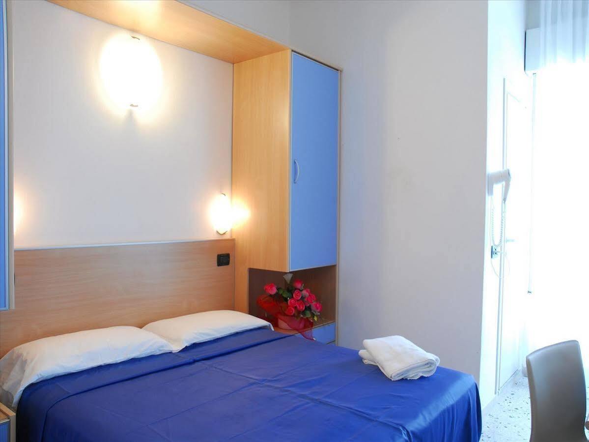 Hotel Veliero Rimini Ngoại thất bức ảnh