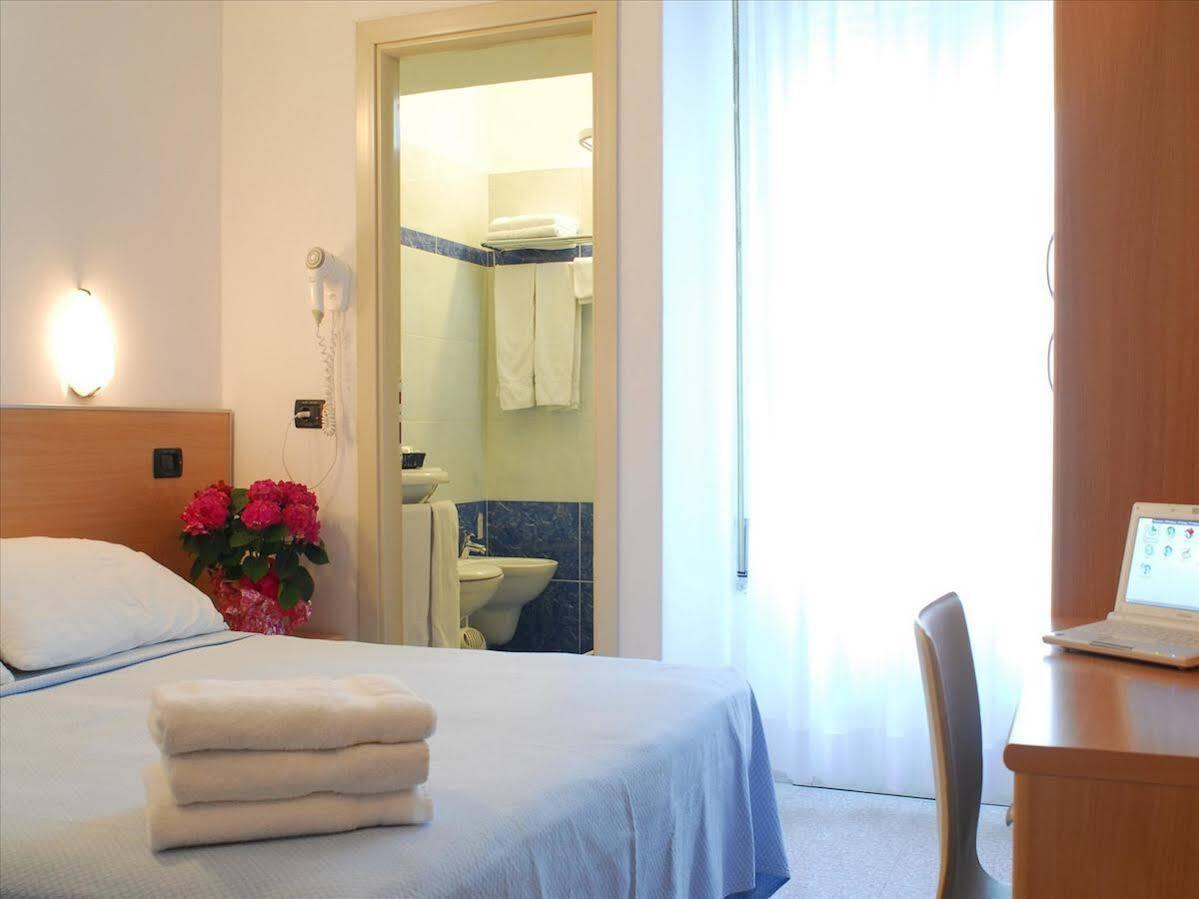 Hotel Veliero Rimini Ngoại thất bức ảnh